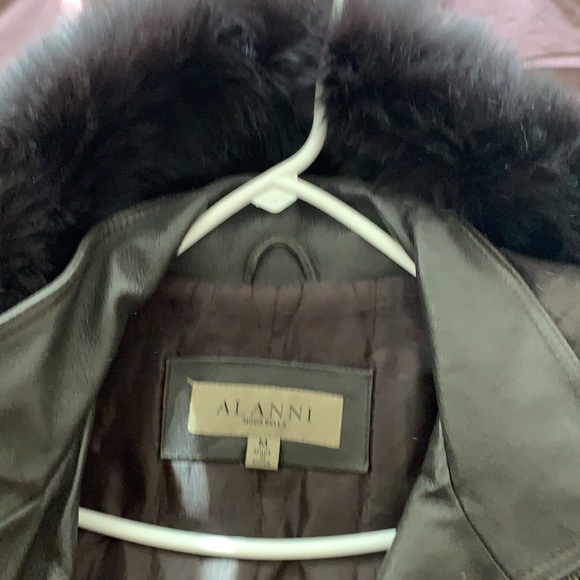 Leather coat with fur collar - Picture 2 of 2